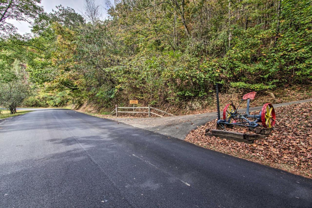 Pigeon Forge Scenic Solitude With Private Hot Tub! Dış mekan fotoğraf